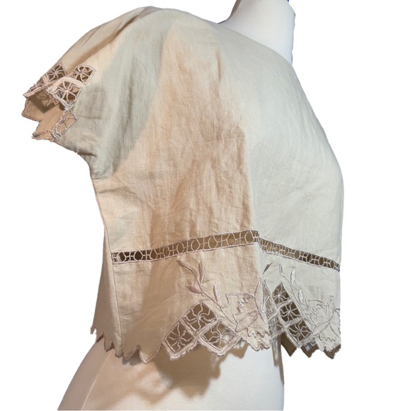 Vintage 1980’s Maurada Cream Dainty Crochet Flutter Sleeve Crop Top ✨Like New✨ - Picture 11 of 13